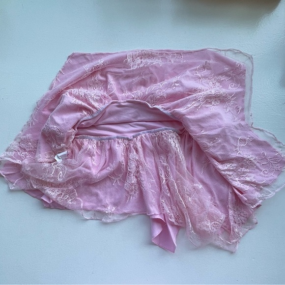 Y2K Light pink asymmetrical lace trim mini skirt - Picture 9 of 11